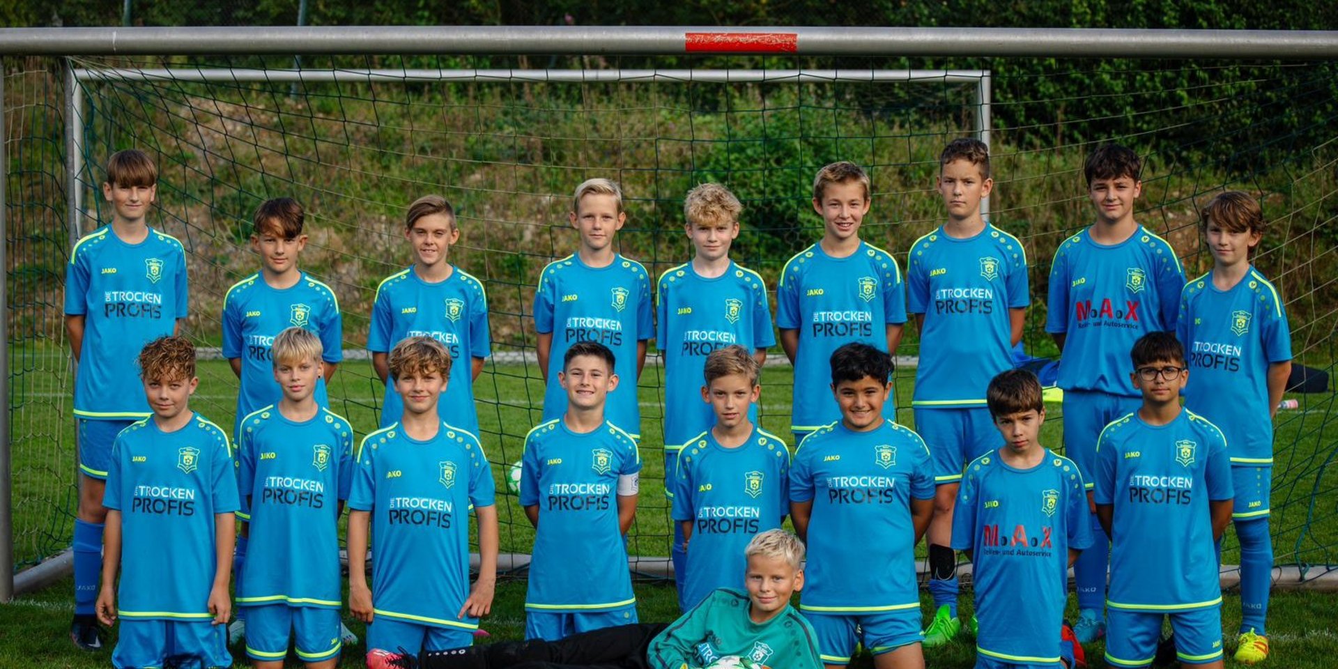 Die U14 Junioren des BSV Viktoria Bielstein um das Trainerteam Felix Draube, David Jurzyca und Oliver Mertens