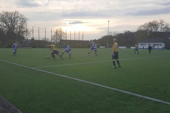 Alte Herren (Kreispokal): Mannschaft nach Sieg gegen Biesfeld im Achtelfinale