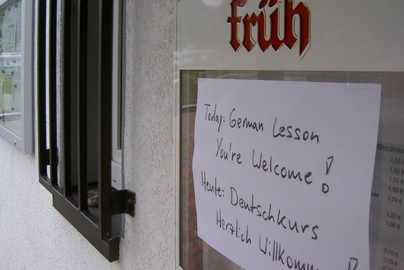 Organisation: Flüchtlinge lernen Deutsch im Vereinshaus