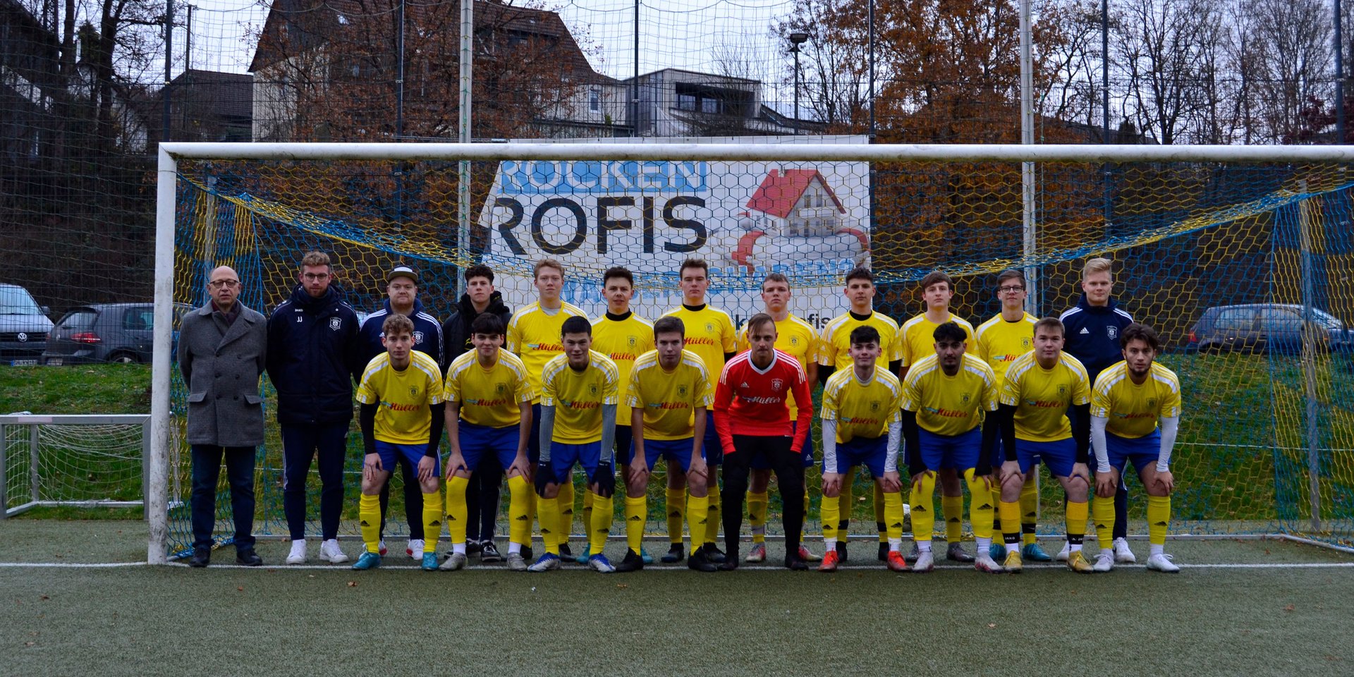 Die U19 Junioren des BSV Bielstein bedankt sich bei der Metzgerei Müller für die Trikotspende