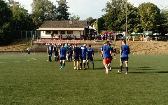 Erste Herren (Homburger Sparkassen-Cup): Sieg im Derby gegen Weiershagen